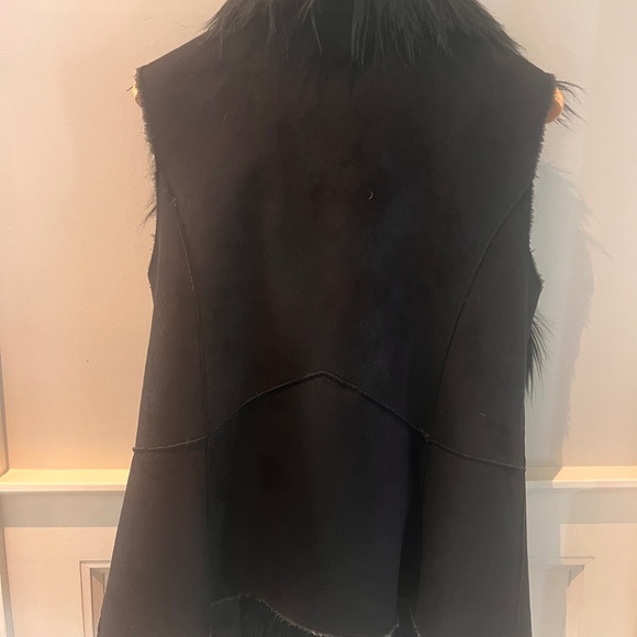 Shawl Collar Faux Fur Vest - Picture 3 of 9